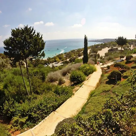 Konnos Bay
