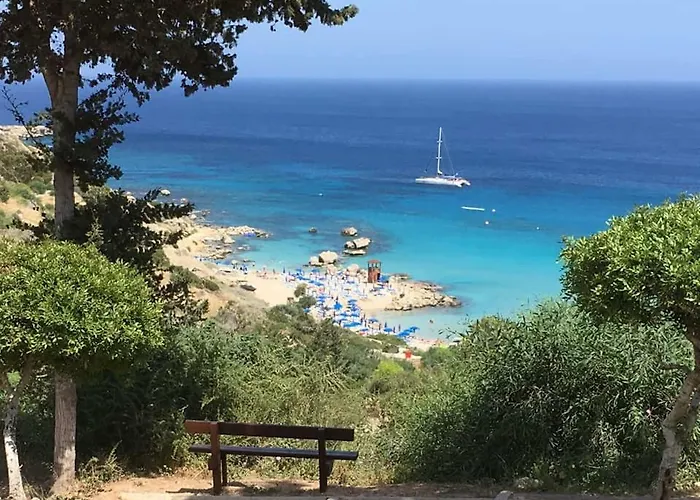 Aparthotel Konnos Bay