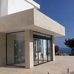 Konnos Bay Aparthotel 3*